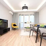Superapart B. Karoliny 25